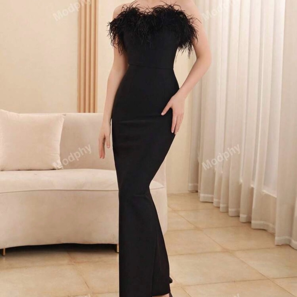UNTAMED PETALS BY AMANDA JUDGE Black Strapless Feather Dress